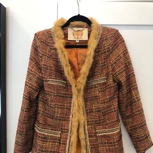 Wool tweed fur trim coat from NYC. Lightweight